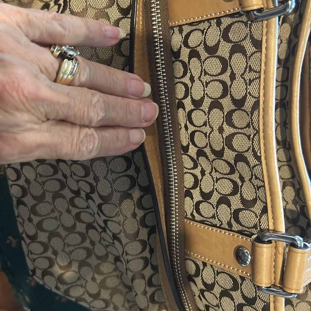 Coach signature Voyager tote 15 x 12 material and rawhide traditional coach - Picture 7 of 16